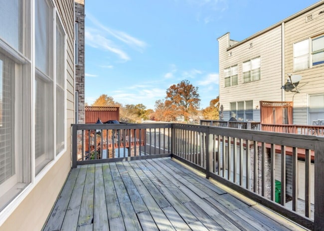 Building Photo - Room in Townhome on Liberty Commons Dr NW