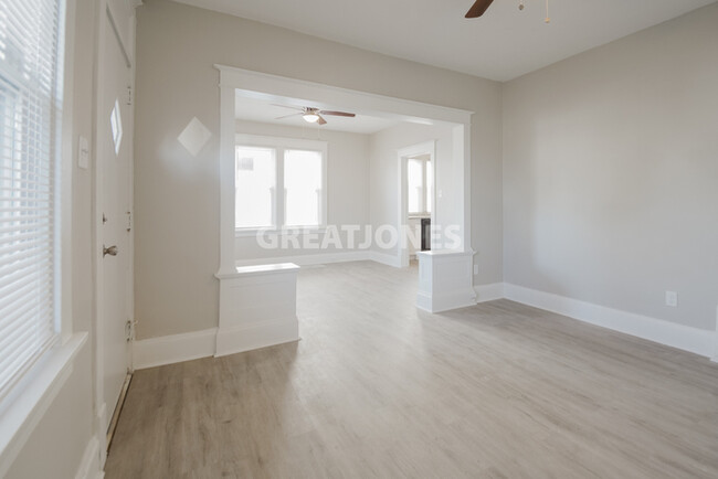 Building Photo - 4442 Bingham Ave