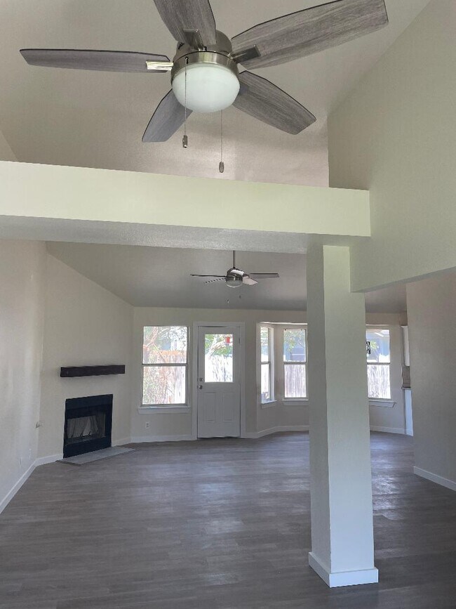 living and dining room - 215 Crystal Knoll Blvd