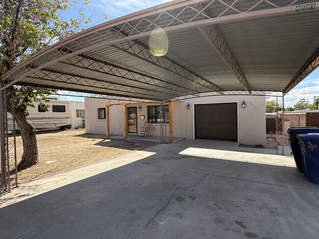 Foto del edificio - 2729 Bel Air Dr NE