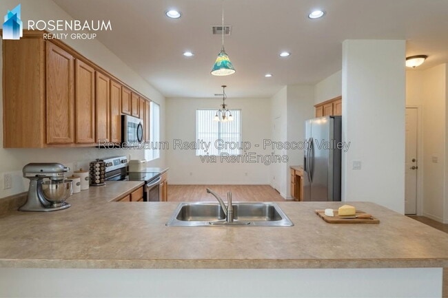 Building Photo - 8136 N Command Point Dr