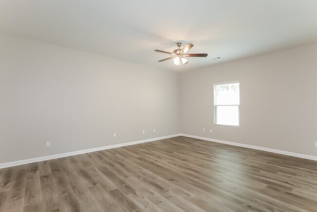 Foto del edificio - 1044 Sutherland Dr