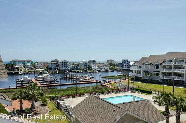 Foto del edificio - 3 br, 2 bath House - 670 St. Joseph Street...