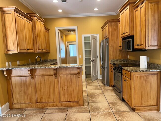 Foto del edificio - 8360 Ole Cobblestone Dr