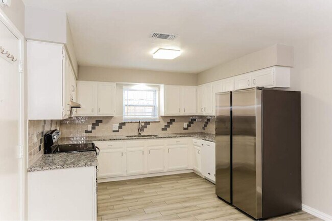 Foto del edificio - 6227 Hott Springs Dr