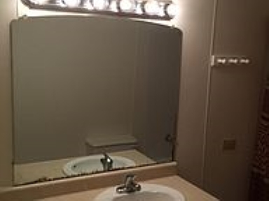 Full Bath - 416 S 6th St