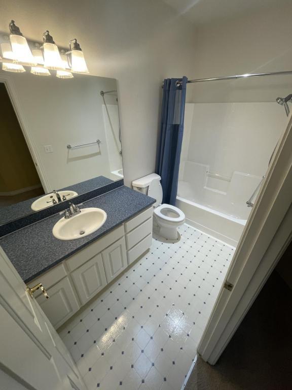 Building Photo - 2245 NW Park Terrace