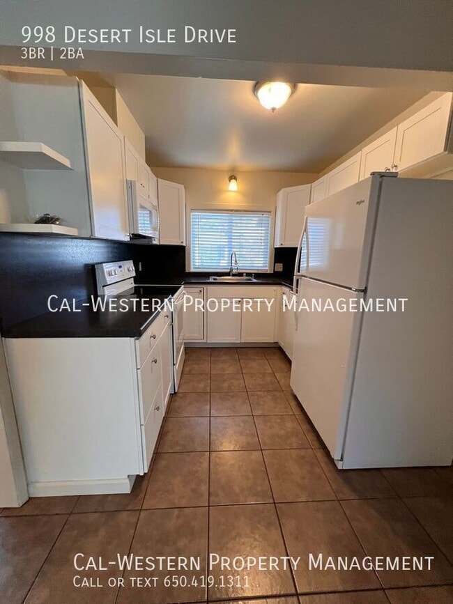 Foto del edificio - 998 Desert Isle Dr