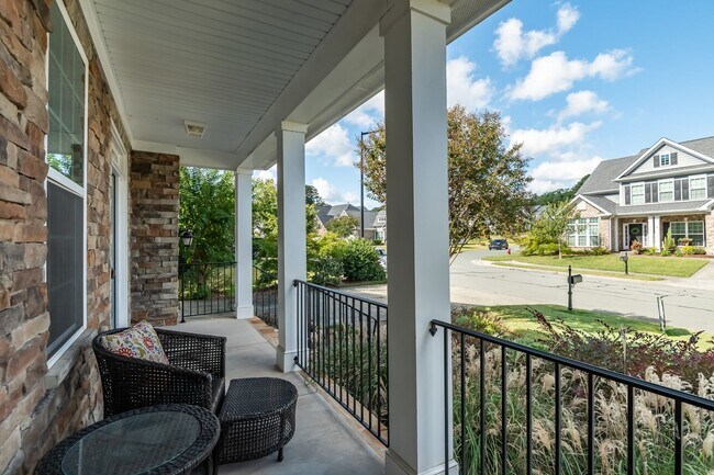 Building Photo - Available Now! Gorgeous 4 Bedroom Home w/ ...