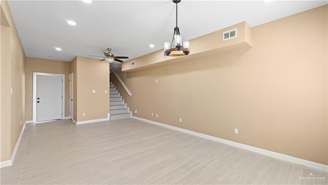 Foto del edificio - 609 E Interstate Hwy 2