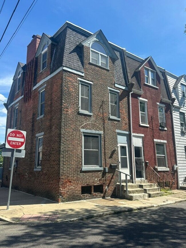 Foto del edificio - 202 S Franklin St