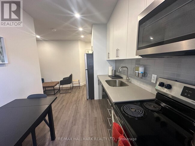 Photo du bâtiment - 4-595 ST CLAIR Ave