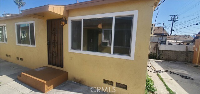 Primary Photo - 1217 Amalia Ave