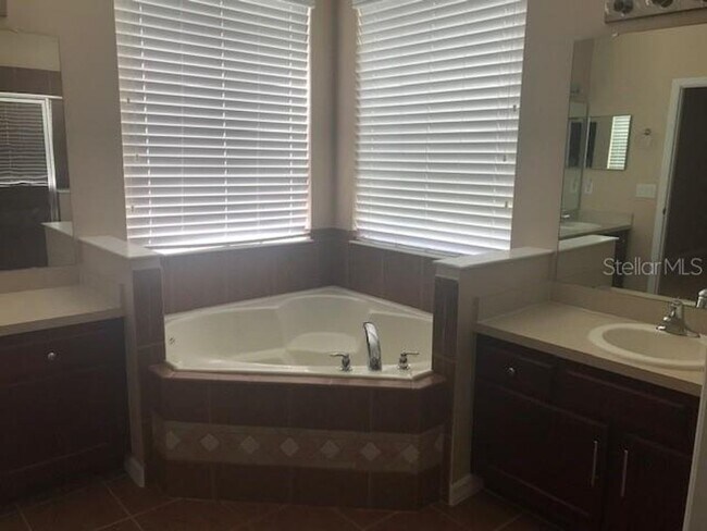 Foto del edificio - 8838 Leeland Archer Blvd