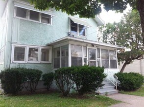 Building Photo - 411 S W Ave