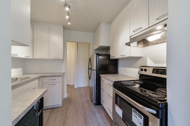 Building Photo - Leewood Village