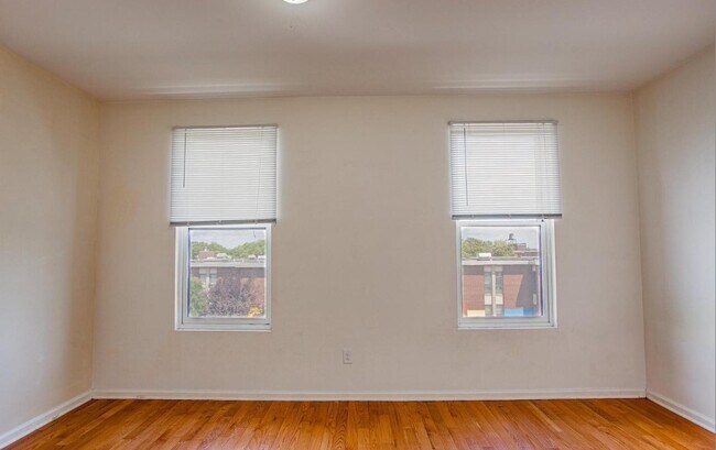 Building Photo - 1518 W Diamond St