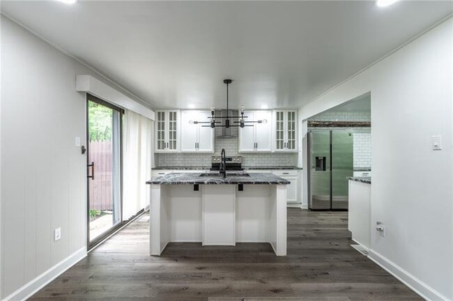 Foto del edificio - 107 Forest Edge Dr