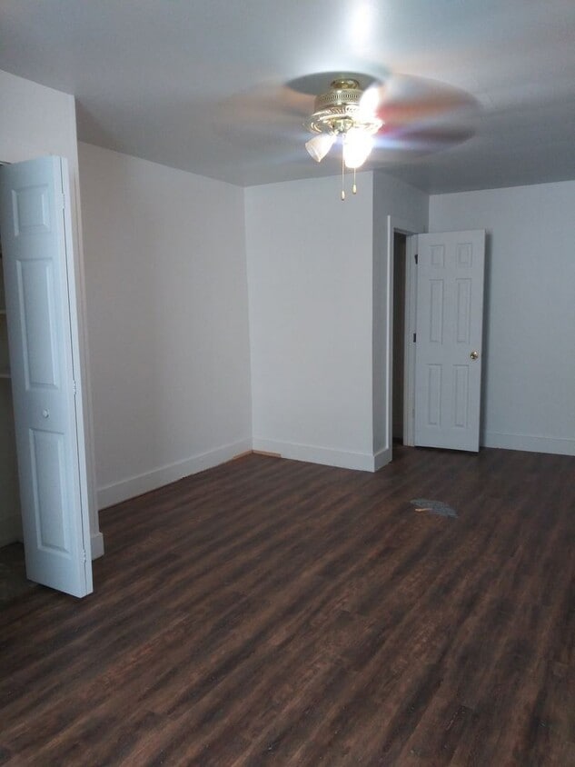 143 S Main St, Manheim, PA 17545 Room for Rent in Manheim, PA