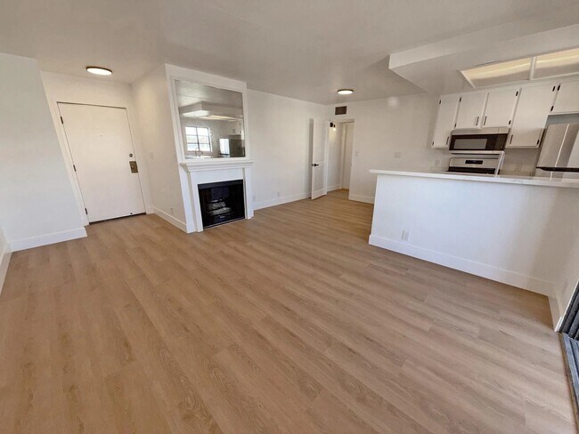 Foto del edificio - 1321 N Vista St