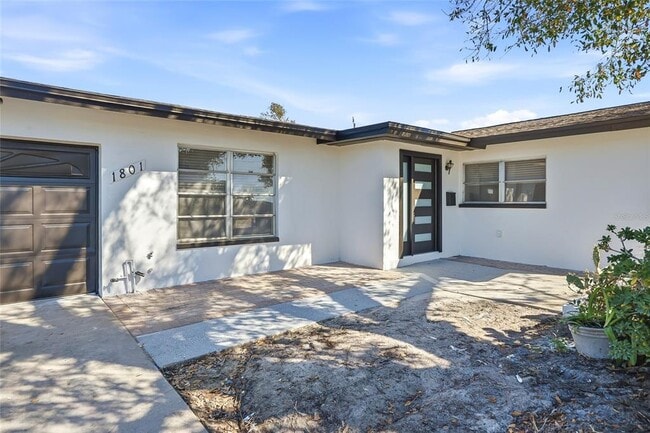 Building Photo - 1801 62nd Terrace S