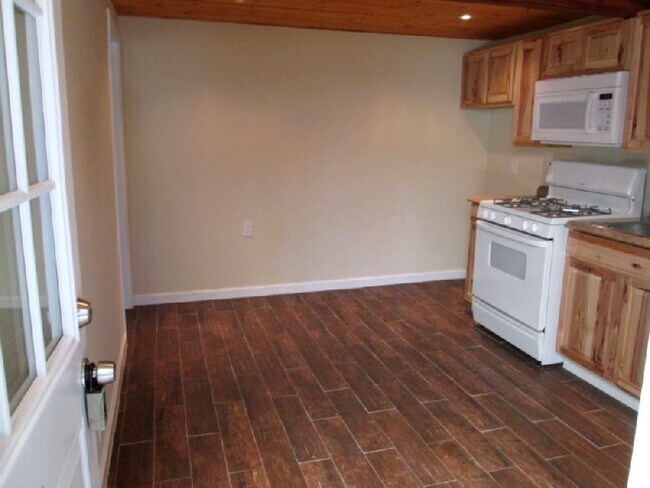 Foto del edificio - 54042 Pine Crest Ave