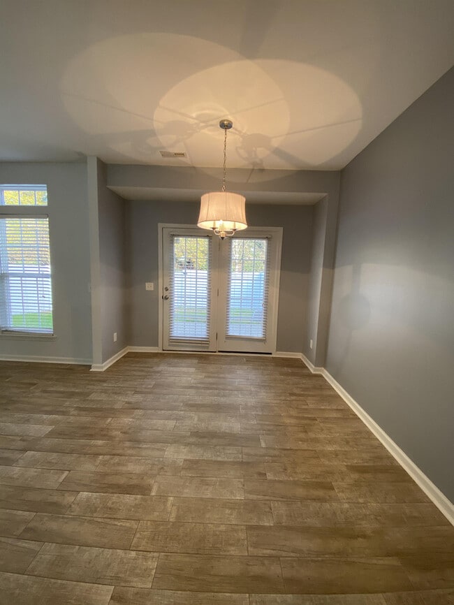 Building Photo - 148 Autumn Falls Dr