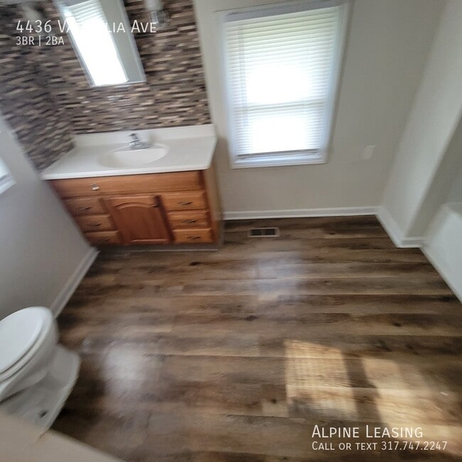 Building Photo - 4436 Vandalia Ave