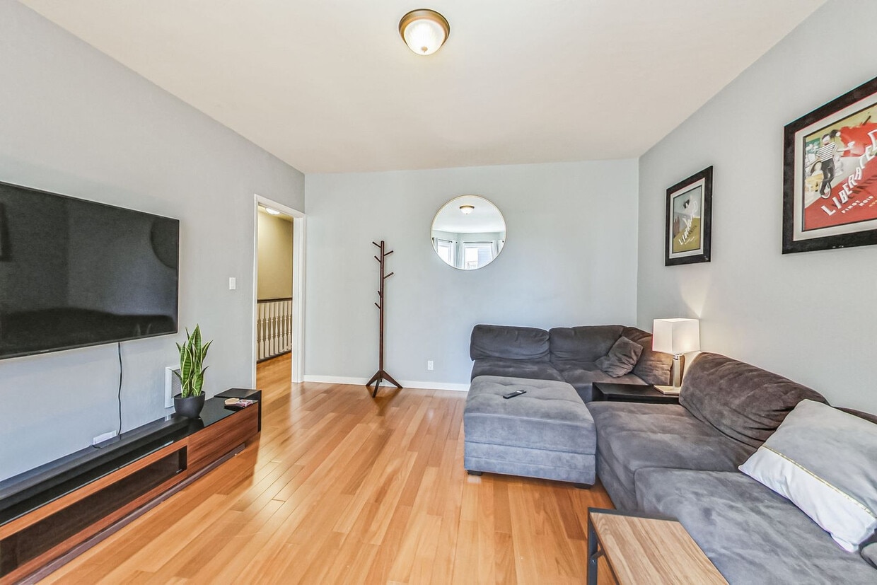 Primary Photo - 766 Natoma St
