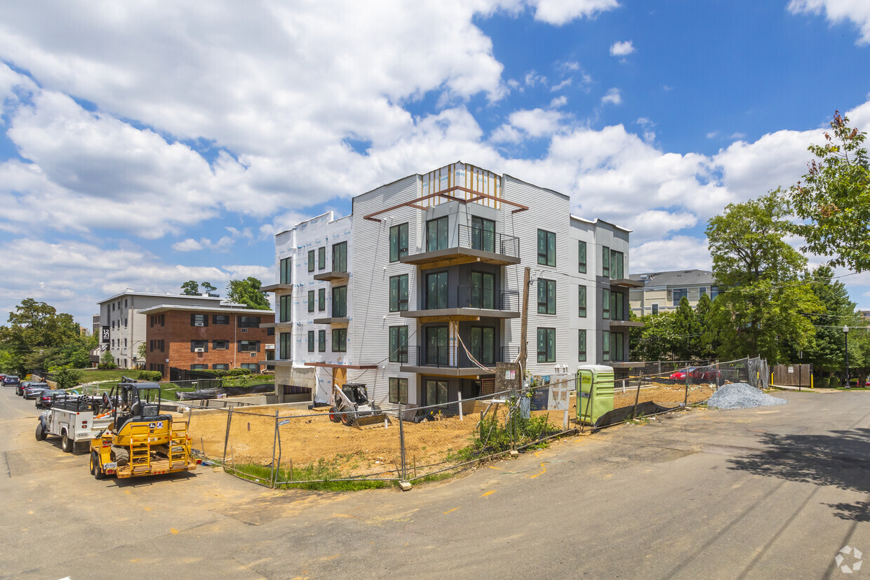 Construction Photo - The Avant