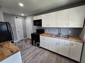 Building Photo - 109 Ludland Dr