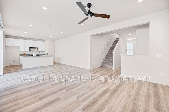 Foto del edificio - 40383 Birchfield Dr