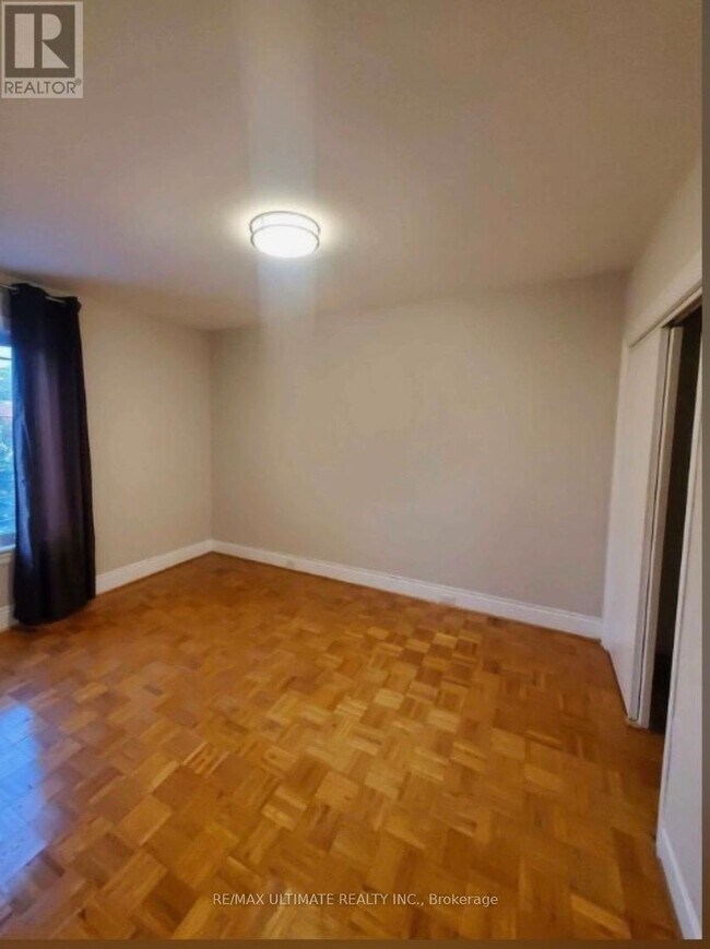 Building Photo - 331 St Clarens Ave
