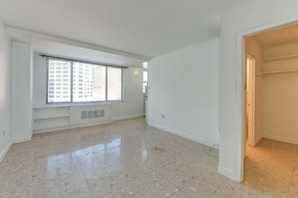 Building Photo - 1121 Arlington Blvd
