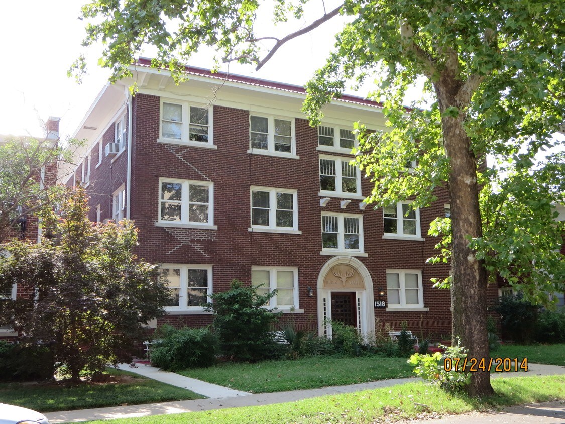 Primary Photo - Buck Staff Apartments