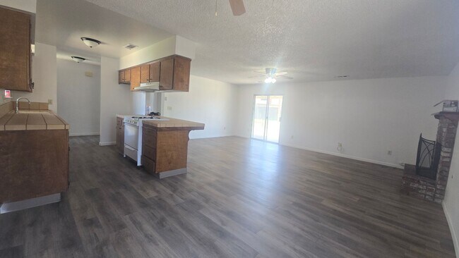 Foto del edificio - 2146 Neill Way