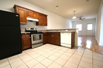 Building Photo - 3124-3126 S Cherry Ln