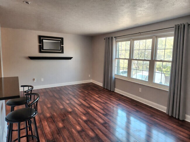 Foto del edificio - 4779 Columbia Rd