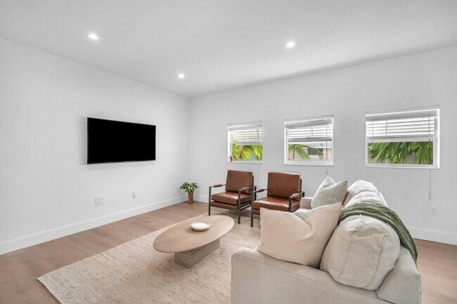 Foto del edificio - 477 NE 1st Street, Pompano Beach, FL 33060