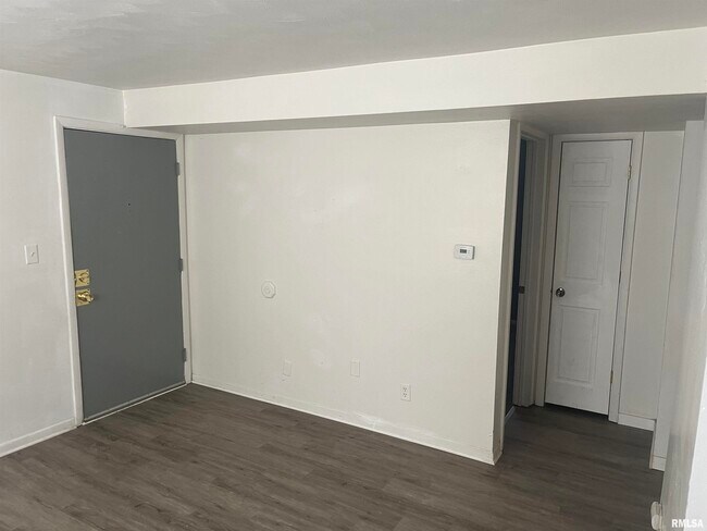 Foto del edificio - 227 W Elm St