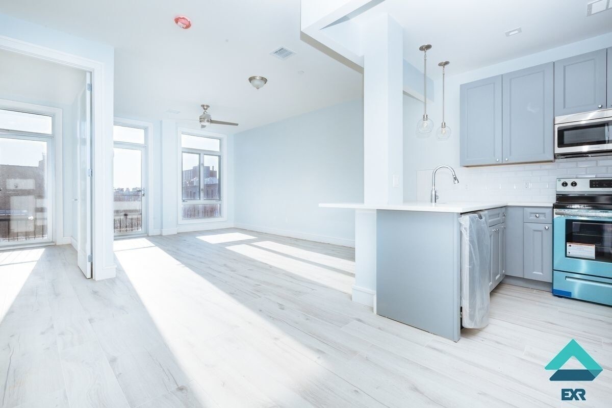 Foto principal - 462 Seneca Ave