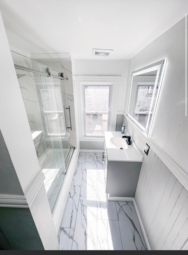 Building Photo - 59 Rowley St