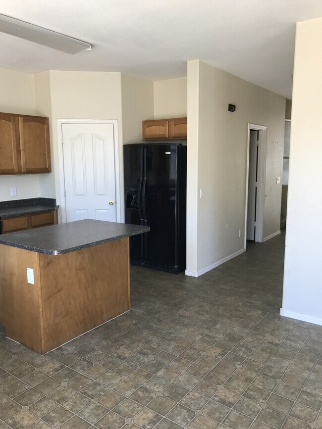 Building Photo - 2 Story- 3 Bedroom- Gorgeous Pool!