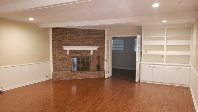 Foto del edificio - 106 Oak Dr