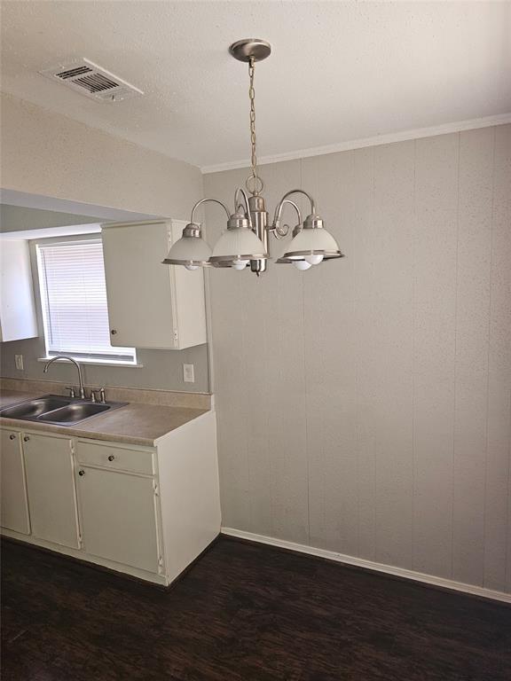 Foto del edificio - 7615 Sterlingshire St
