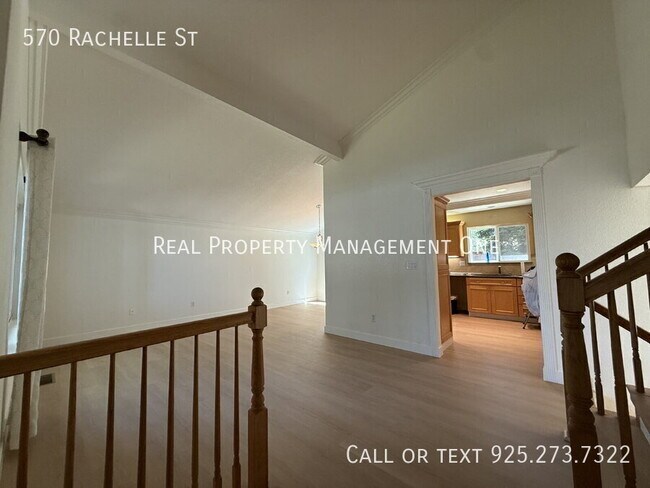 Foto del edificio - 570 Rachelle St