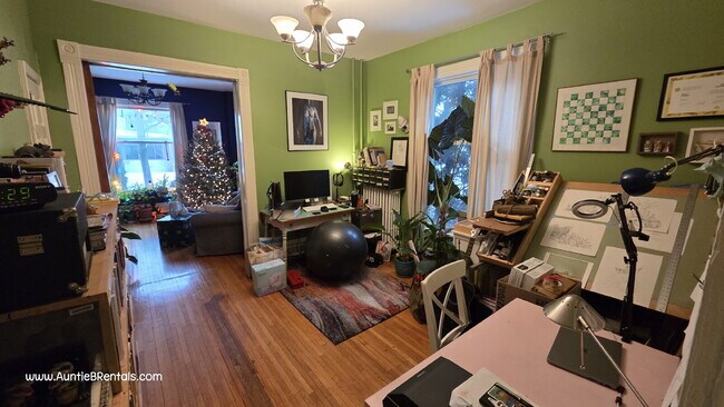 Foto del edificio - Cute main-level unit in Minneapolis, walking distance to local shops