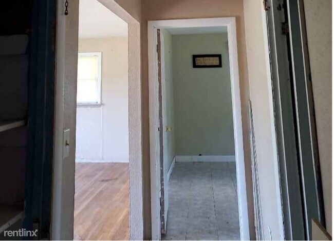 Building Photo - 2 br, 1 bath House - 2622 Logan St A Unit A