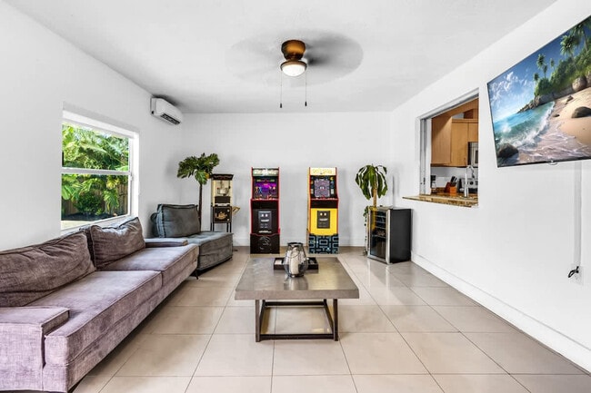 Foto del edificio - 18725 NE 18th Ave