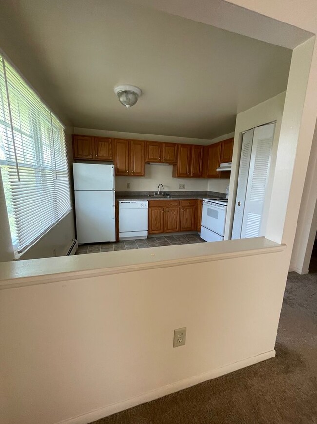 Interior Photo - Sheridan Park and Holiday Manor